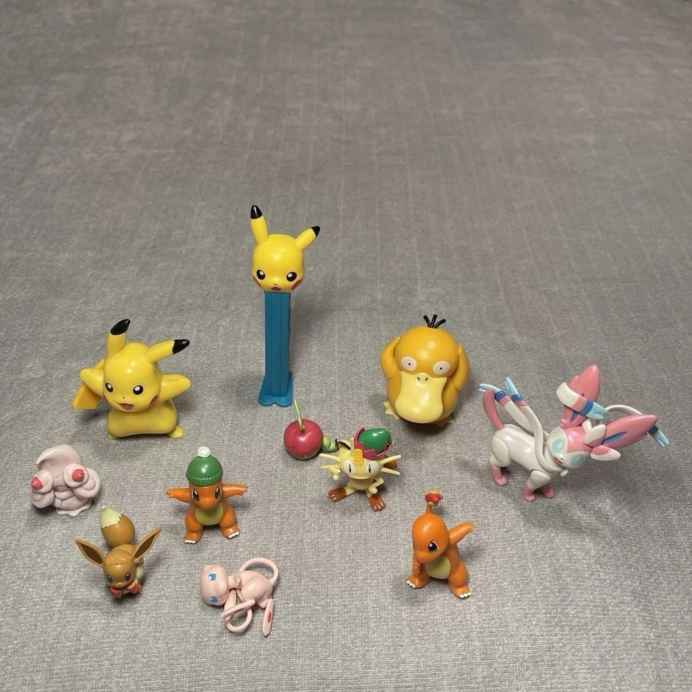 Pokémon Mixed‎ Lot Figures Book Poké Ball Belt Pikachu Eevee Charmander Mewtwo